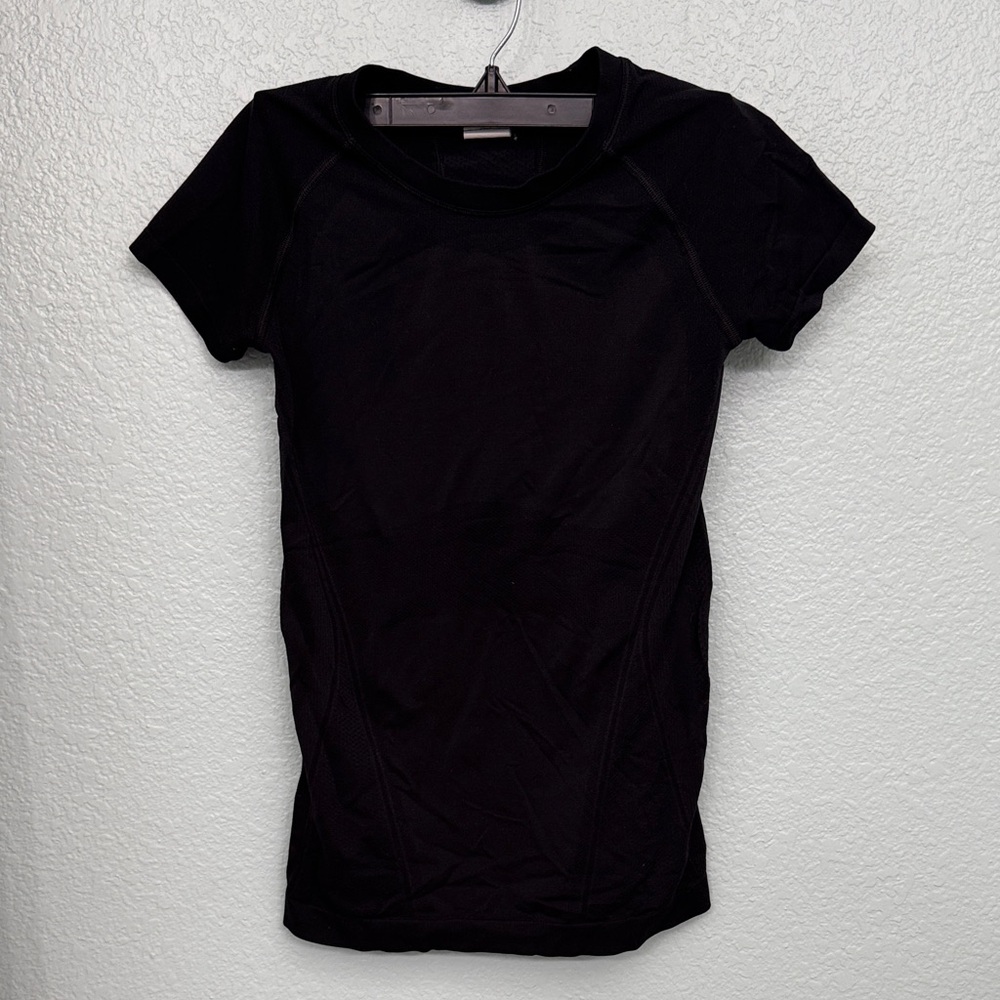 Athleta Black momentum seamless tee